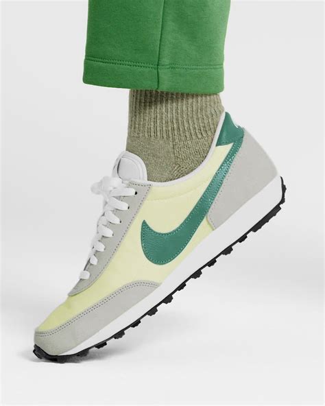 nike daybreak dames zwart|Nike Daybreak Women's Shoes. Nike NL.